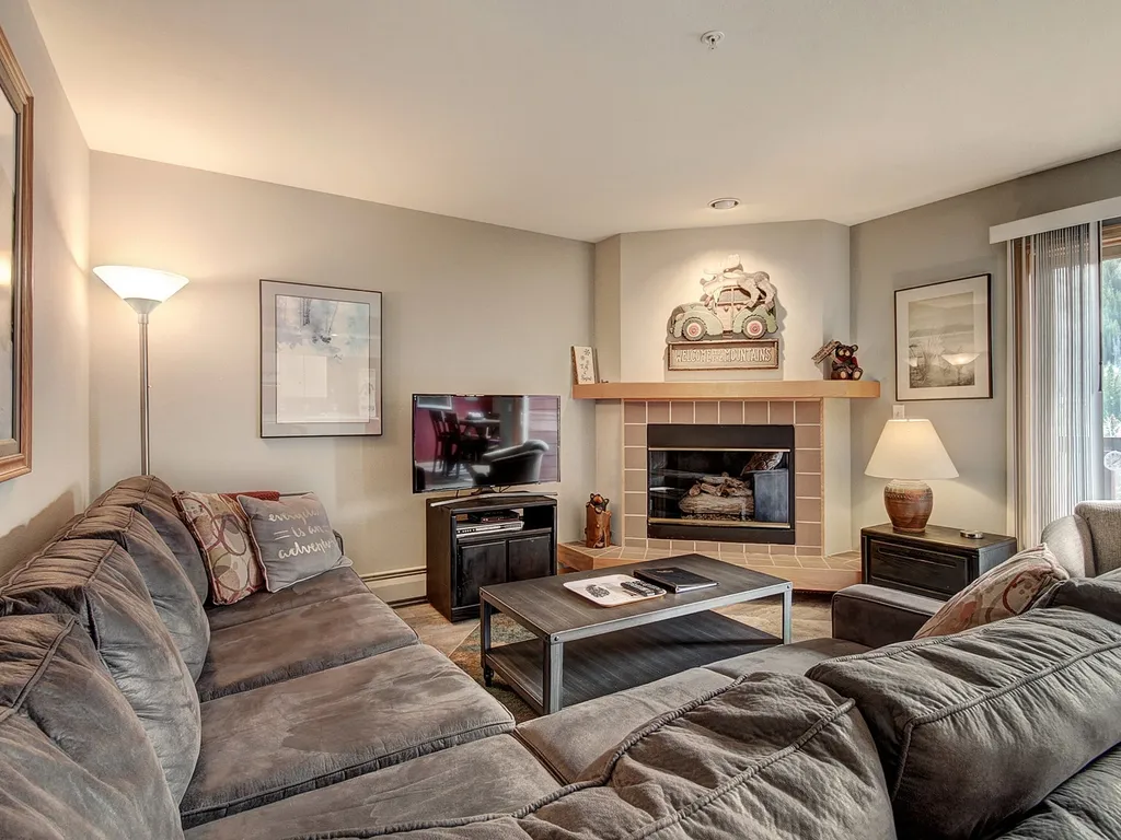 C213 Cinnamon Ridge III