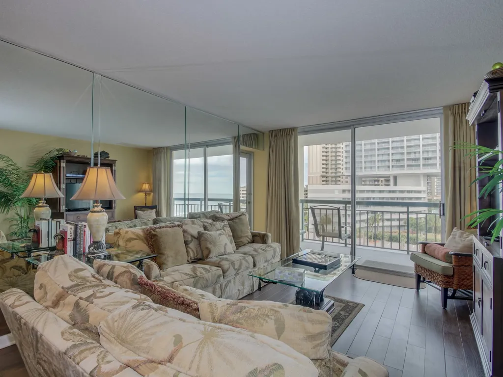 SOUTH HAMPTON 503 2BR 2BA OCEANVIEW