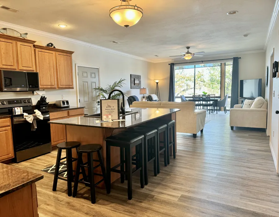 Lower Level Vacation Condo B-2 with Dock Access