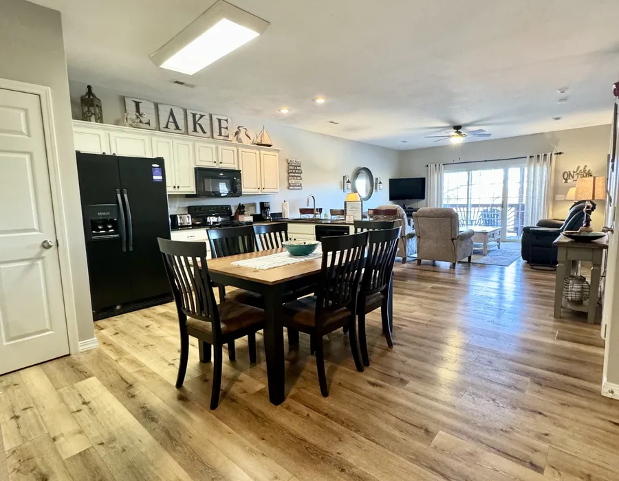 Walk-in level Vacation Condo B-6 Near Lake