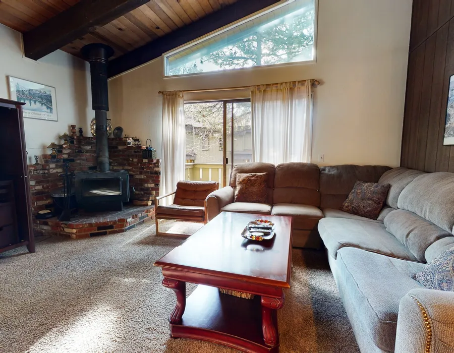 Chateau de Montagne 17 Spacious Family Townhome with Great Complex Amenities On Shuttle Route