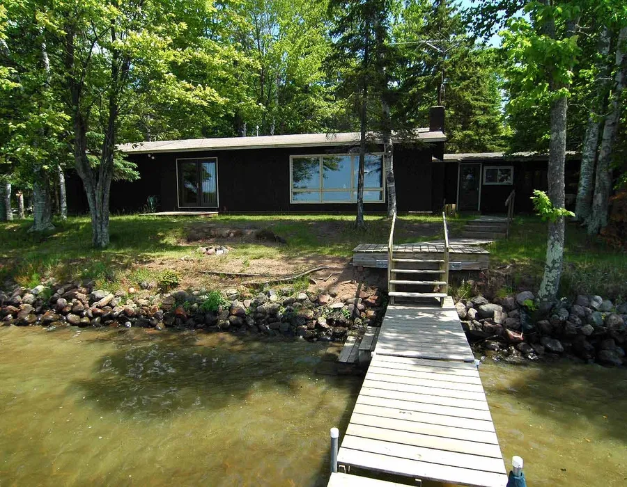 Ranch-Style Seidls Home Feet away to Lakeshore