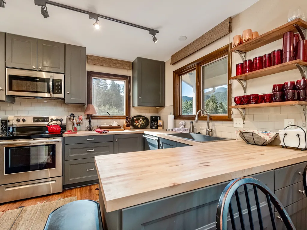 Pine Solo Vacation Home at Windcliff