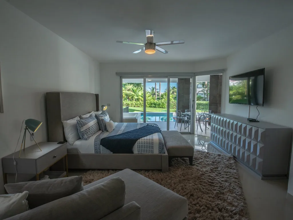 Casa Coral Beach Condo 701 S