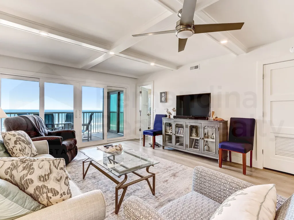 High End Coastal Feel Condo with Access to Beachside Pool
