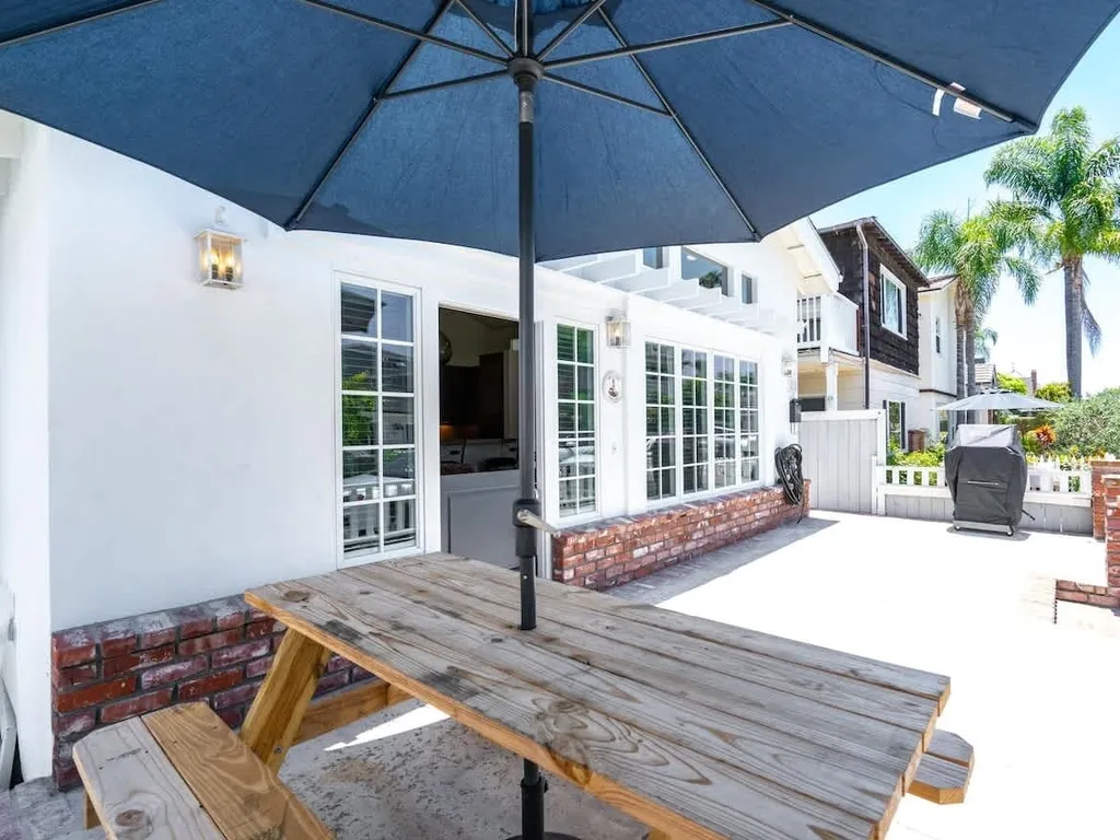 210 Opal Ave A | Quintessential Balboa Island Gem