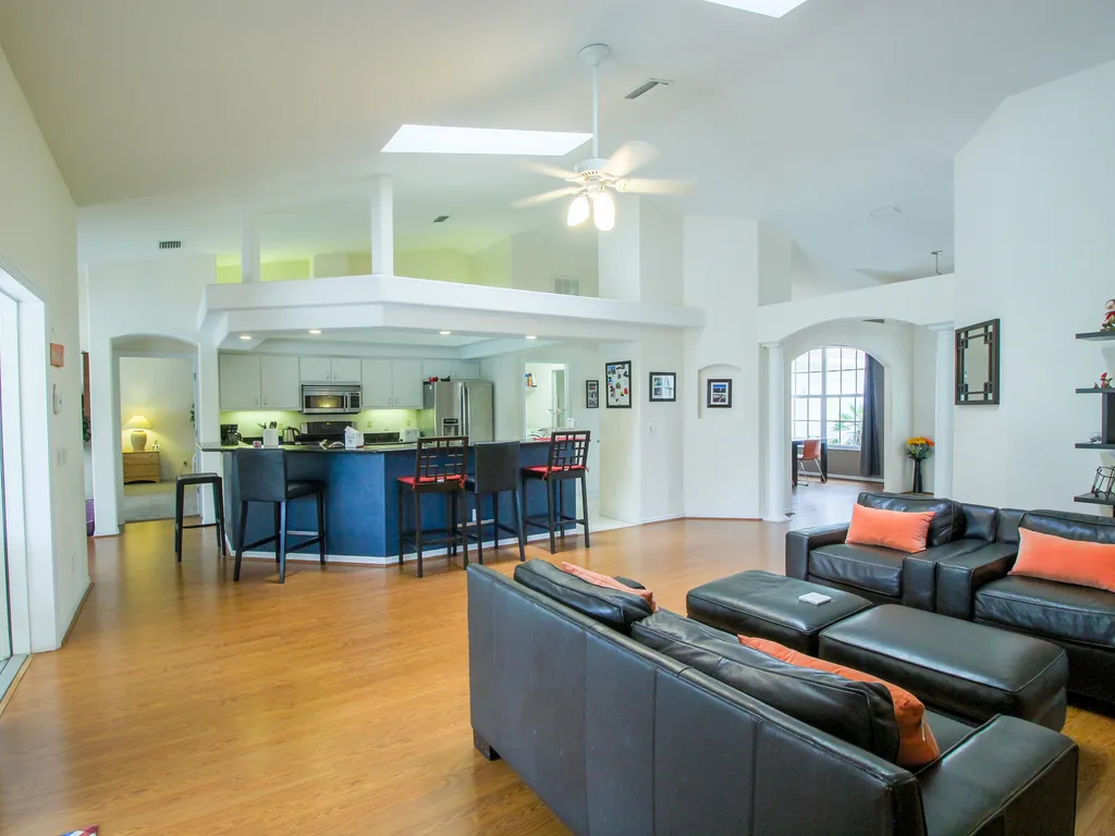 Spacious modern pool home, Family &amp; Golf trips- 4727