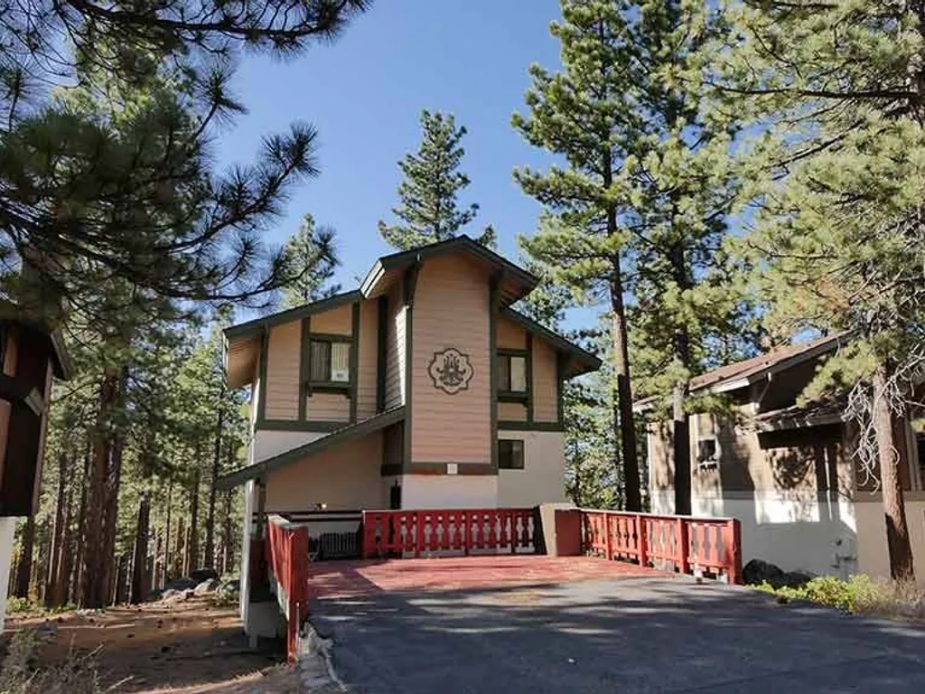 1240 Timber Lane