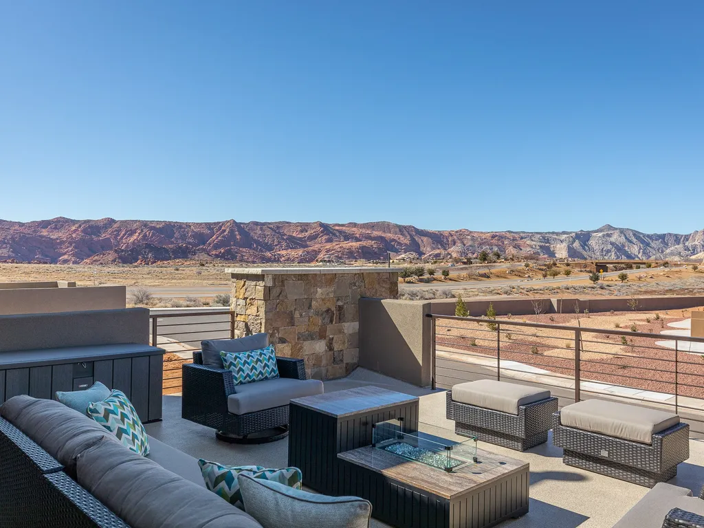 Canyon Crest Escape