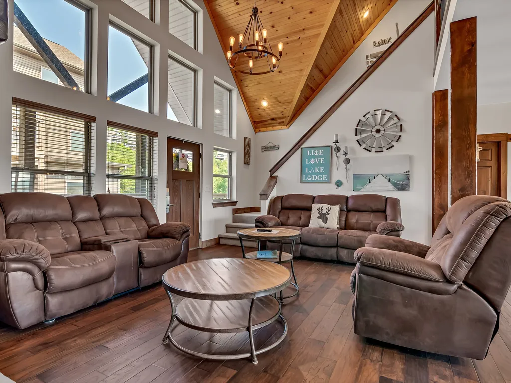 RW-A- Rockwood Lake Lodge