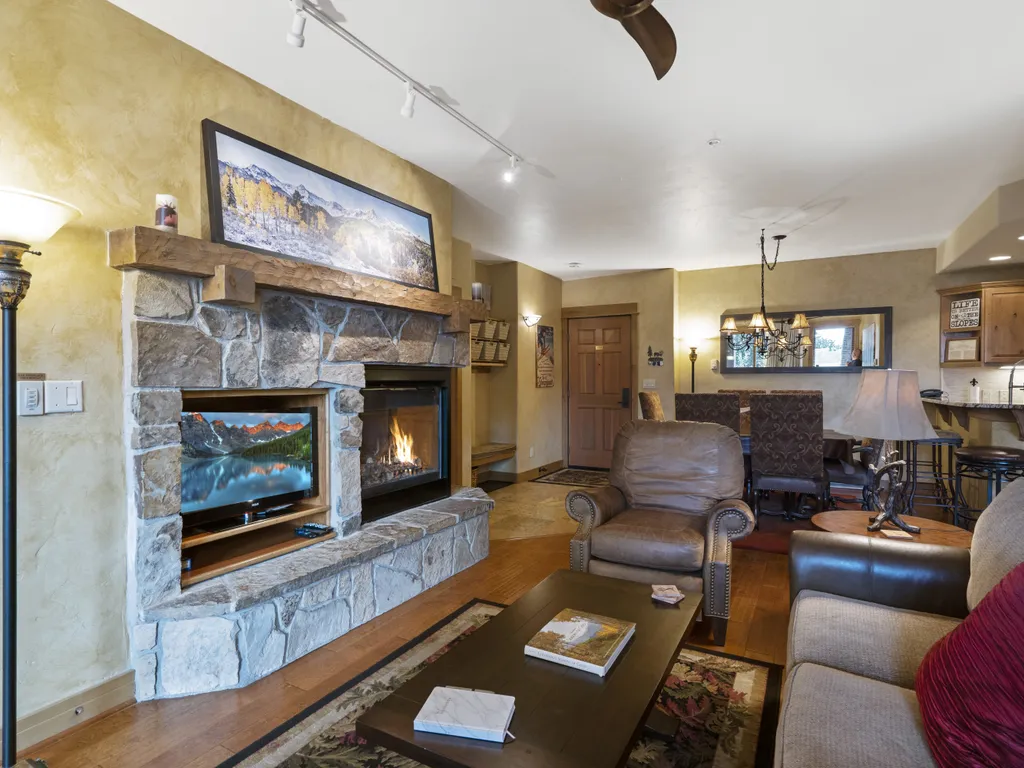 EagleRidge Lodge 201