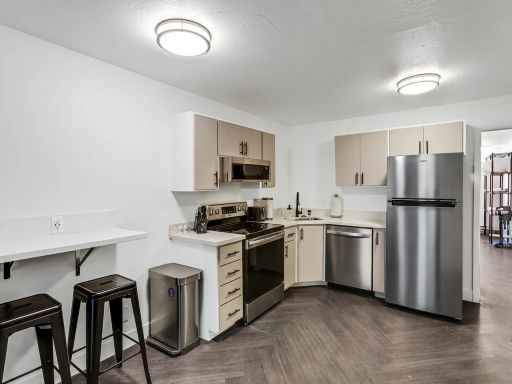 The Cottages: Beautiful Ski-in/Ski-out Condo Located On The Eagle Point Resort!