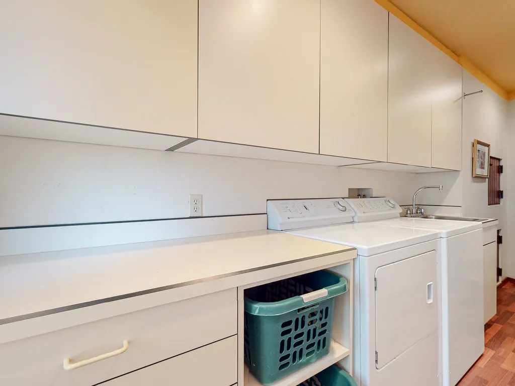 Property Image 100