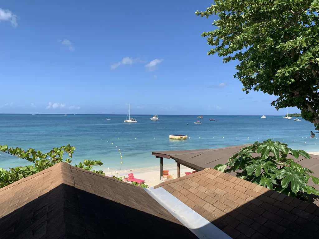 King Suite in an Ocean Front Resort in Jamaica- Enjoy 7 miles of White Sand Beach!