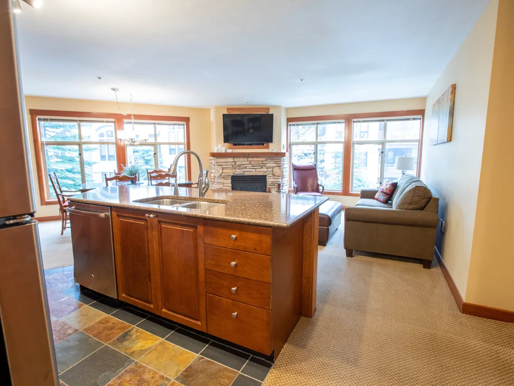 3305- Two Bedroom Deluxe Powderhorn Lodge