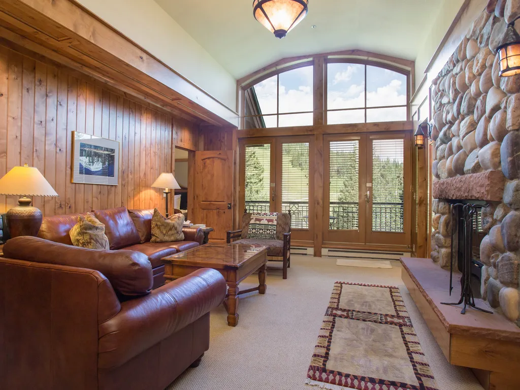 4416- Two Bedroom Deluxe Creekside Condominiums