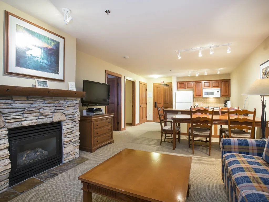 3212- One Bedroom Standard Powderhorn Lodge