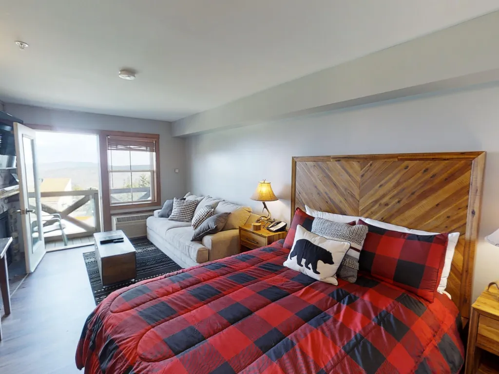 Highland House 315- EPIC Sunrises await you in the Heart of the Village!