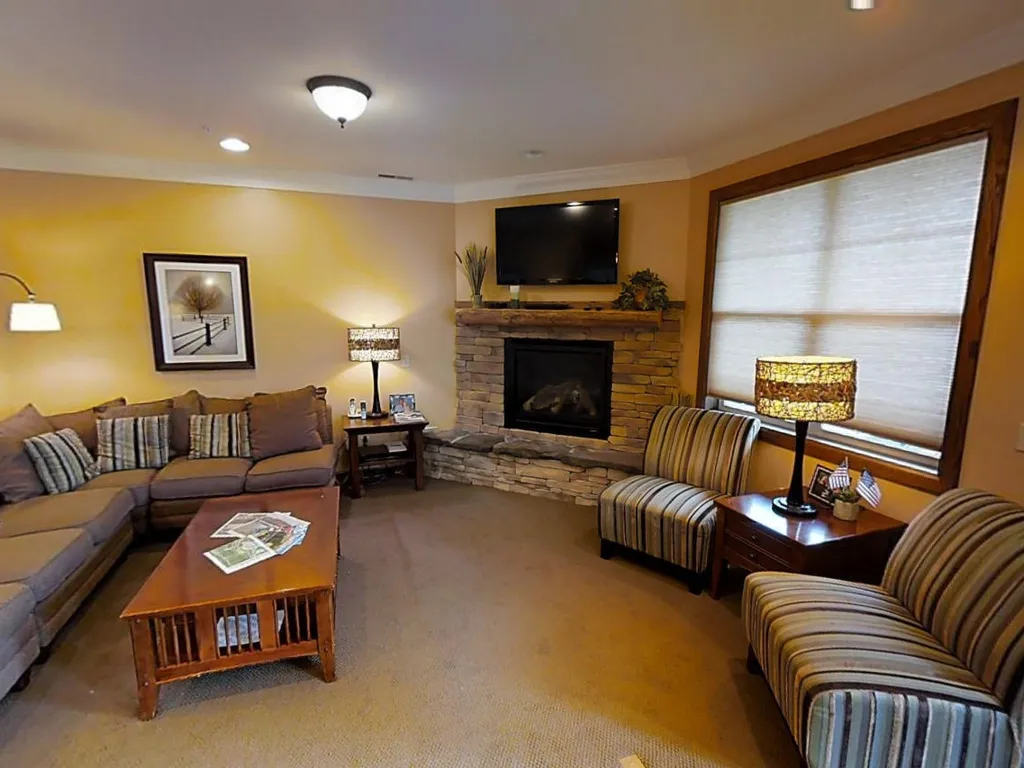 Black Bear 28- Spacious home with slope access!
