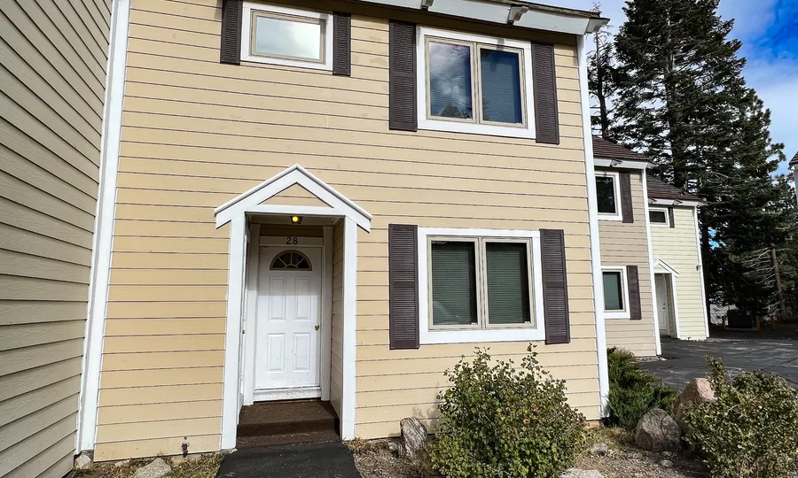 Mountain vacation rental near Mammoth Lakes