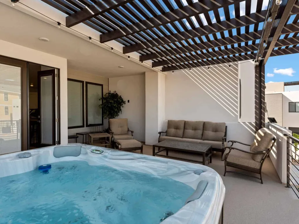 Cloud 9 at Desert Color