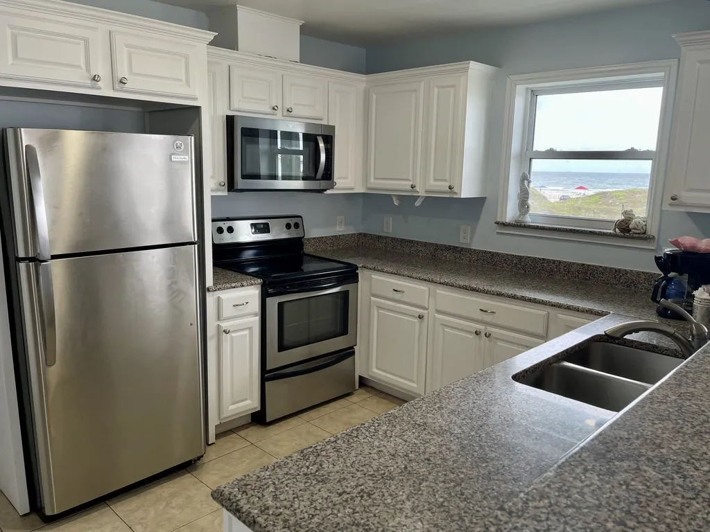 Beachgate Condo Suites and Hotel 521- 522a- 522b
