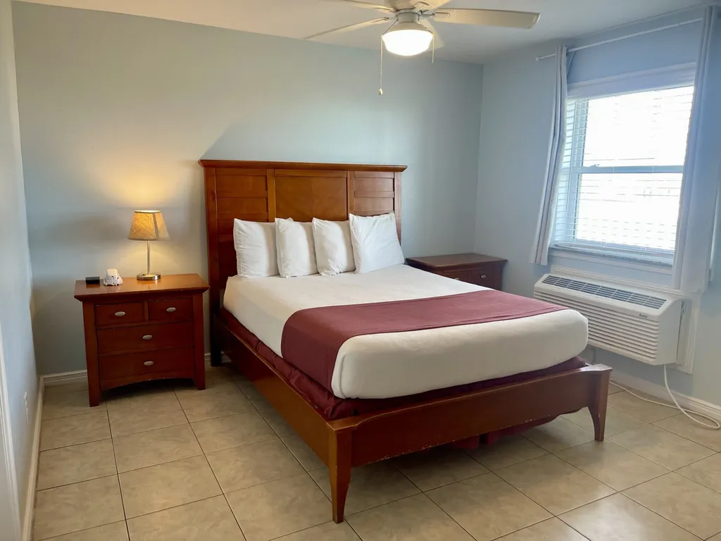 Beachgate Condo Suites and Hotel 527a