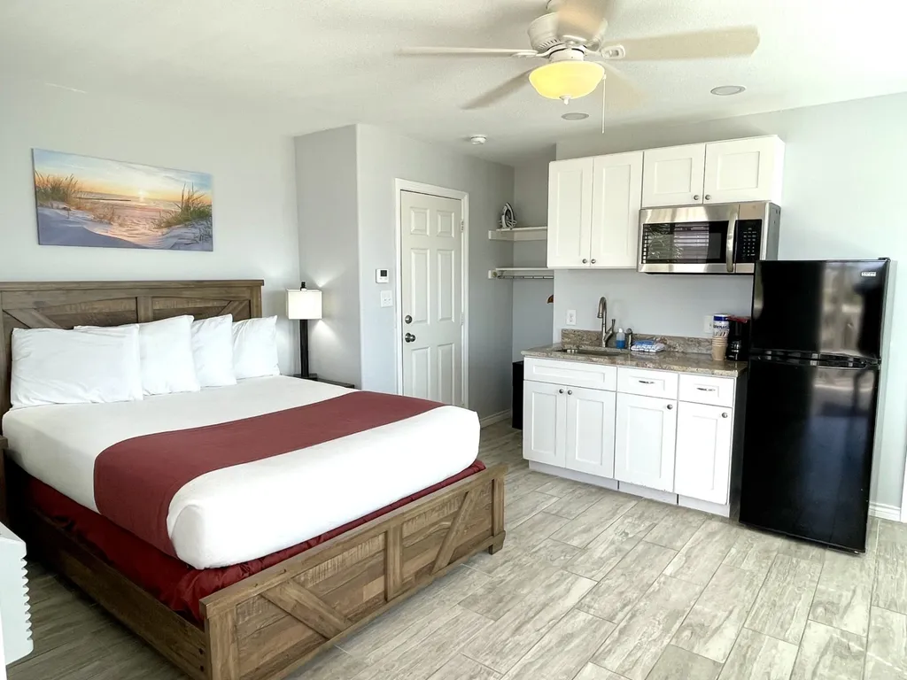 Beachgate Condo Suites and Hotel 229
