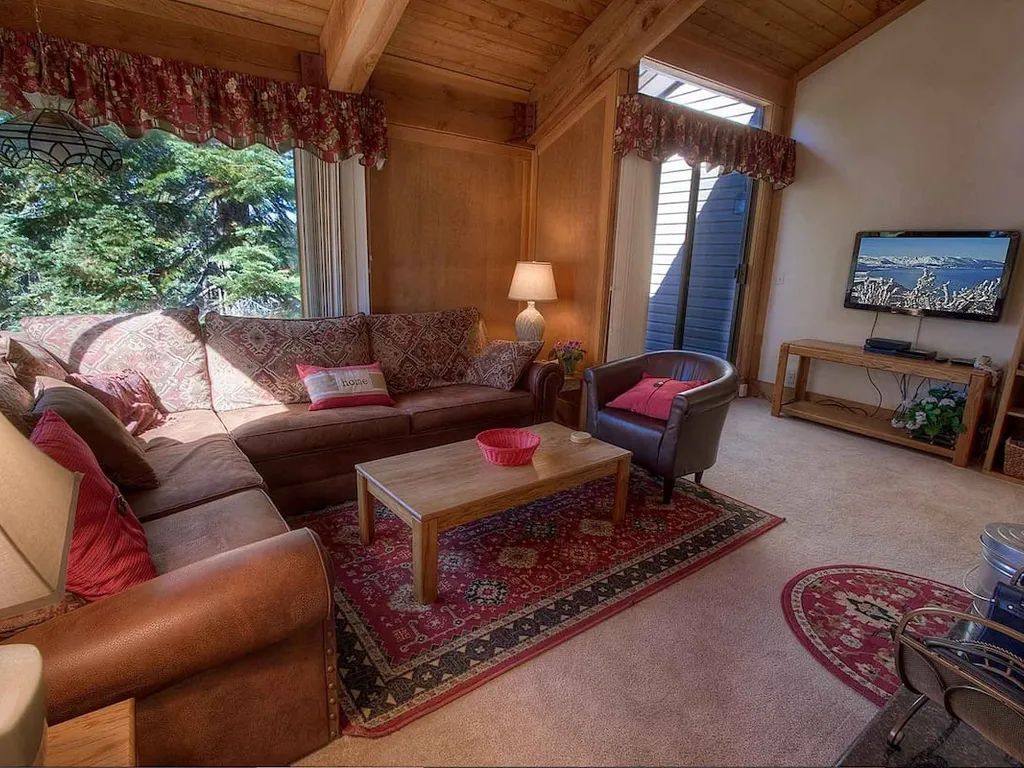 LVC0884- Chimney Rock Condo