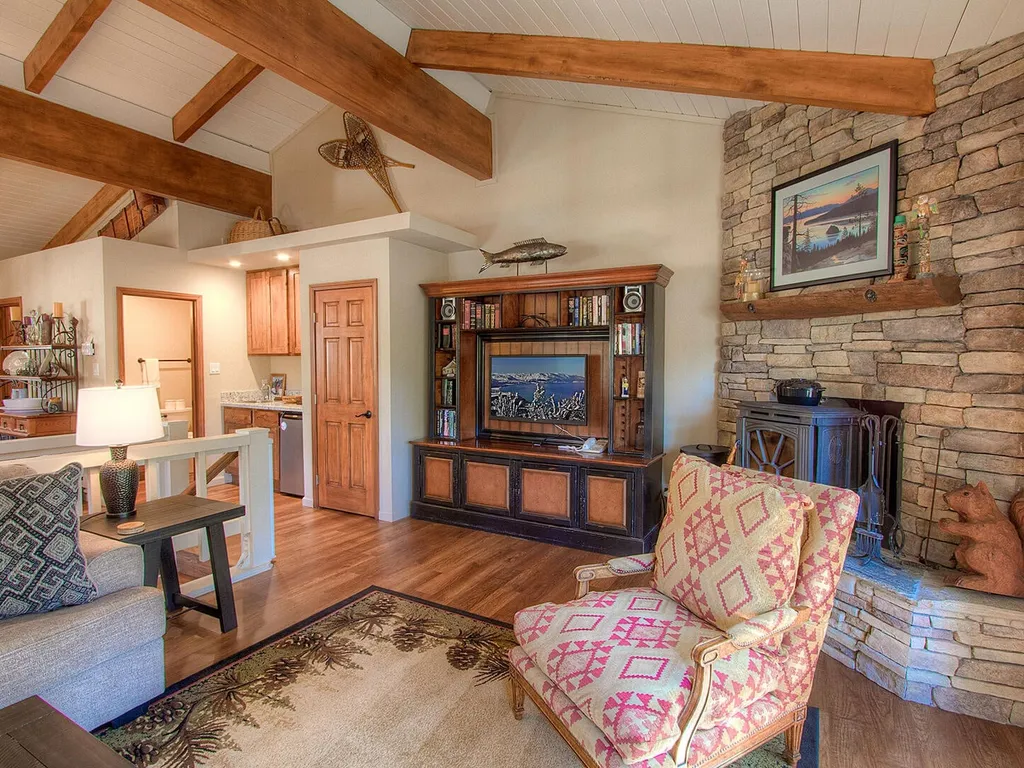 Cozy Bear Lodge