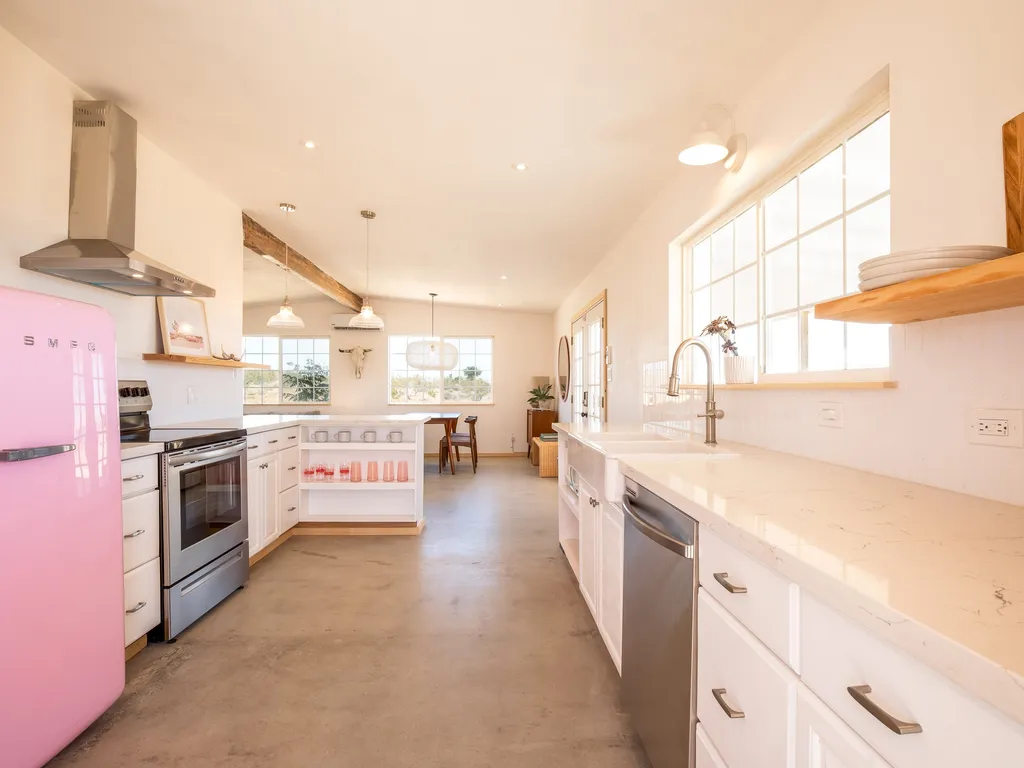 Flamingo Ranch- Dreamy Desert Design with Hot Tub