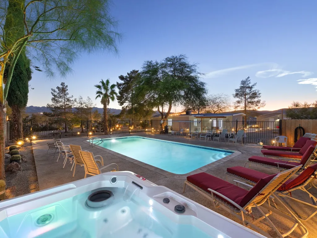 Mystic Views- Pool, Hot Tub, Game Room, Fire Pit &amp; Desert Views