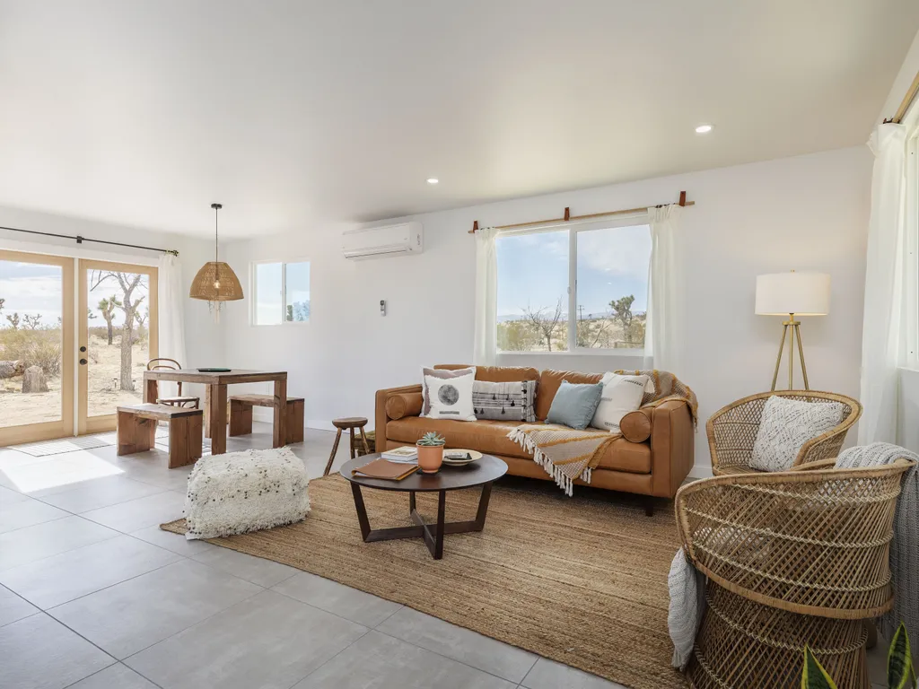 Mojave Mesa- Desert Views &amp; Desert Style