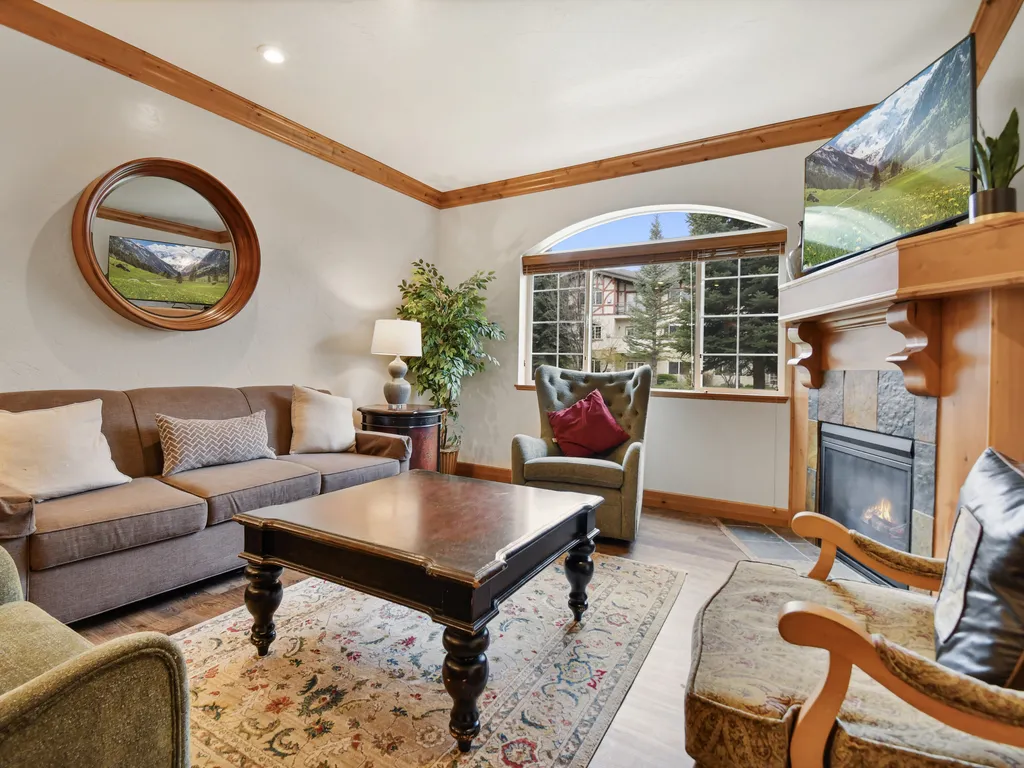 Villa 1082- 3 Bed 3 Bath Full Kitchen