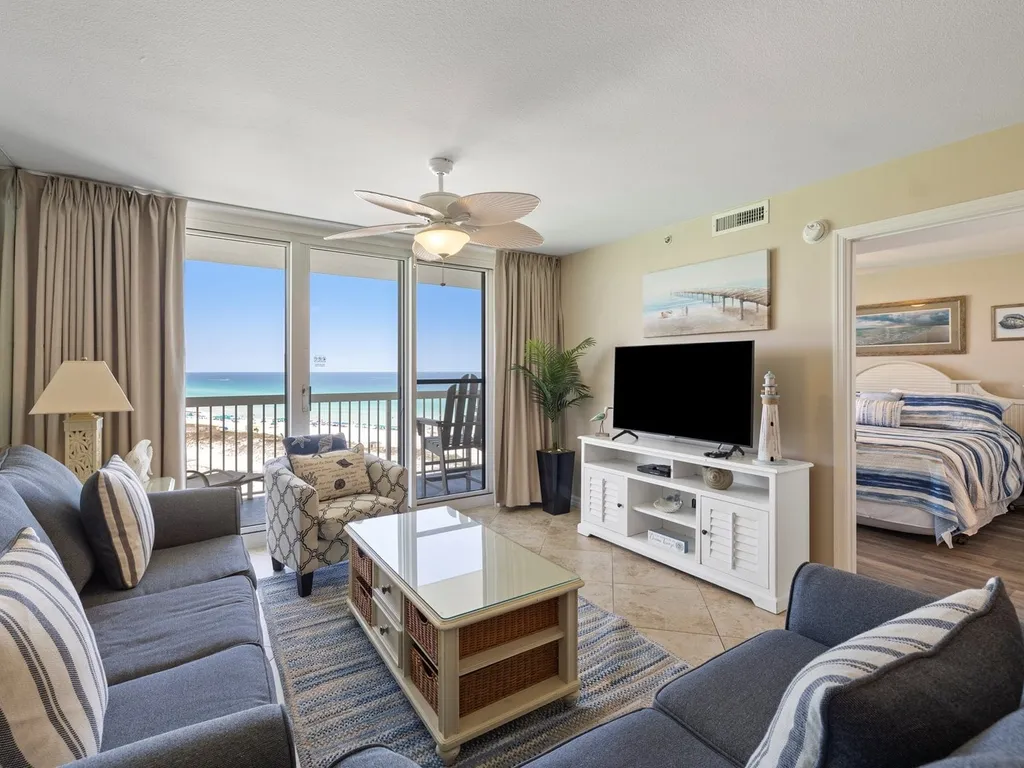 Pelican Beach 0815