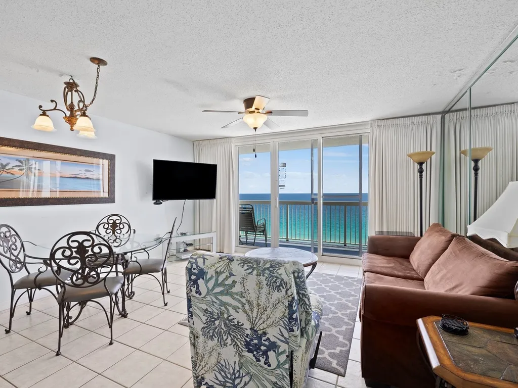 Pelican Beach 1707