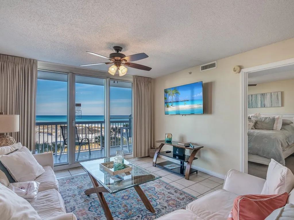 Pelican Beach 0414