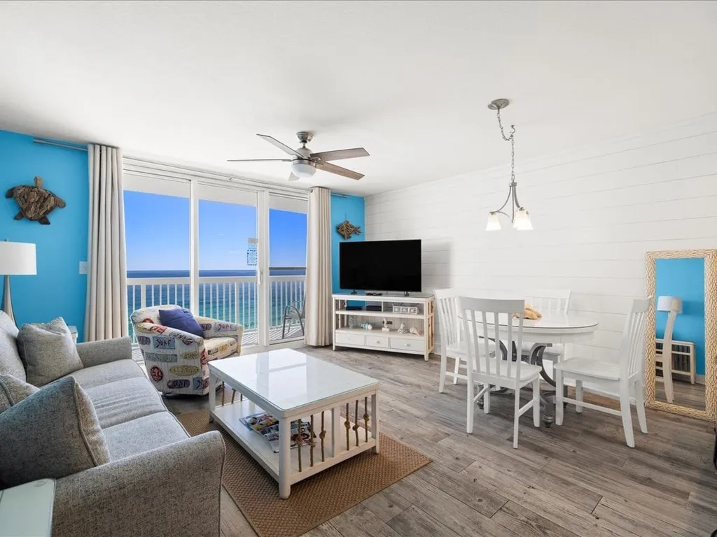 Pelican Beach 1110