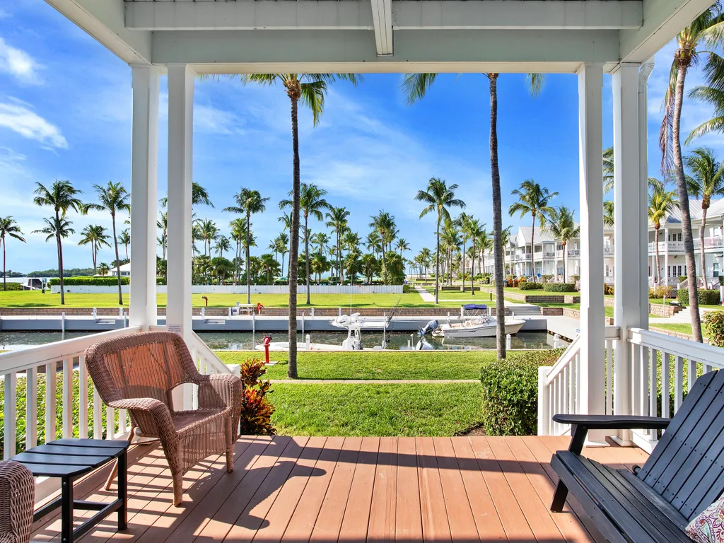 Waterfront luxury Villa (21) with sunset views and boat slip