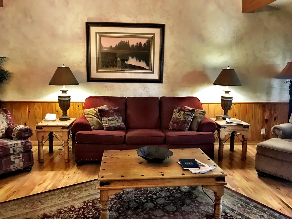 C15- Lake view two bedroom, two bath Harbor North luxury cottage with private hot tub overlooking Lake Ouachita
