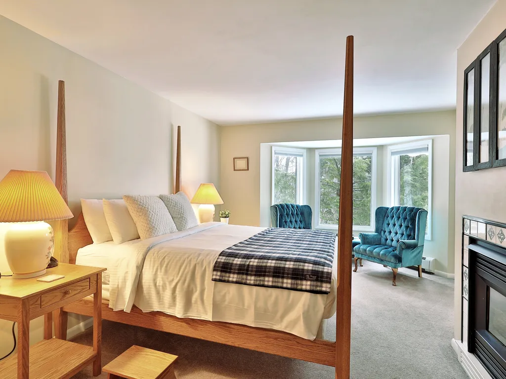 The Birch Ridge #10- Blue Velvet Room