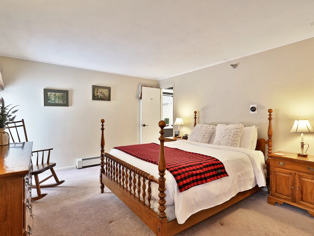 The Birch Ridge #01- Colonial Maple Room