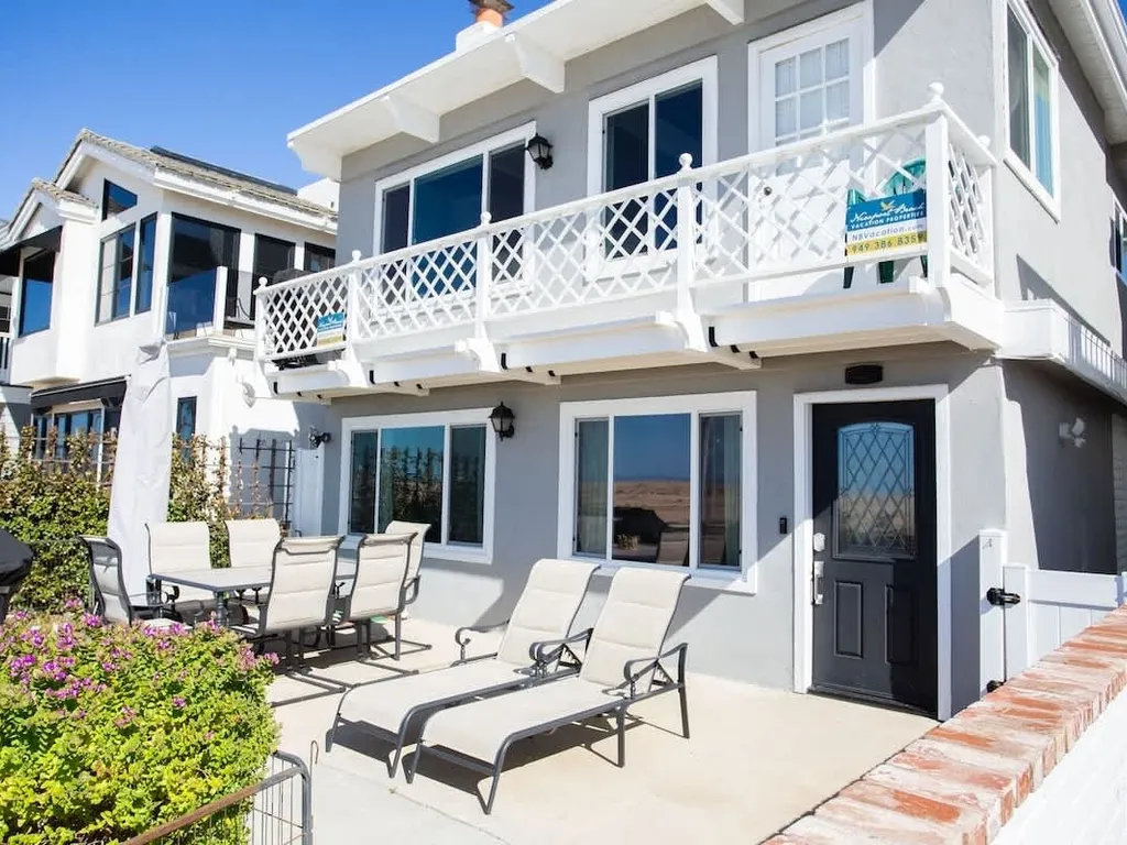 1121 E Balboa A | Charming Oceanfront w/ Patio &amp; Views