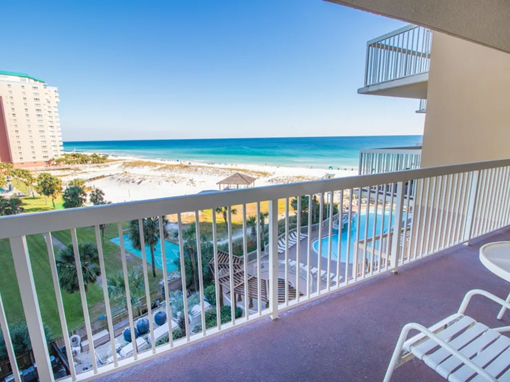 Pelican Beach 0616