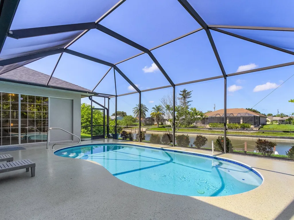 Blue Oasis- Saltwater Pool, Dock, Dog-Friendly