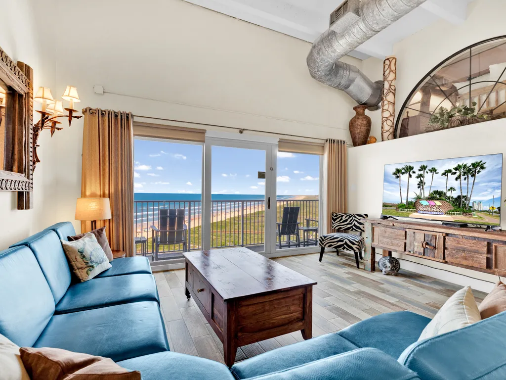 Aquarius Penthouse #2, Dahktari