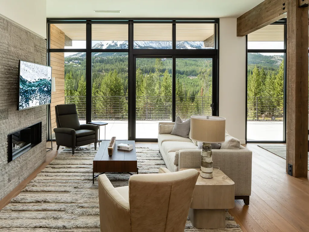 212 LakeLodge