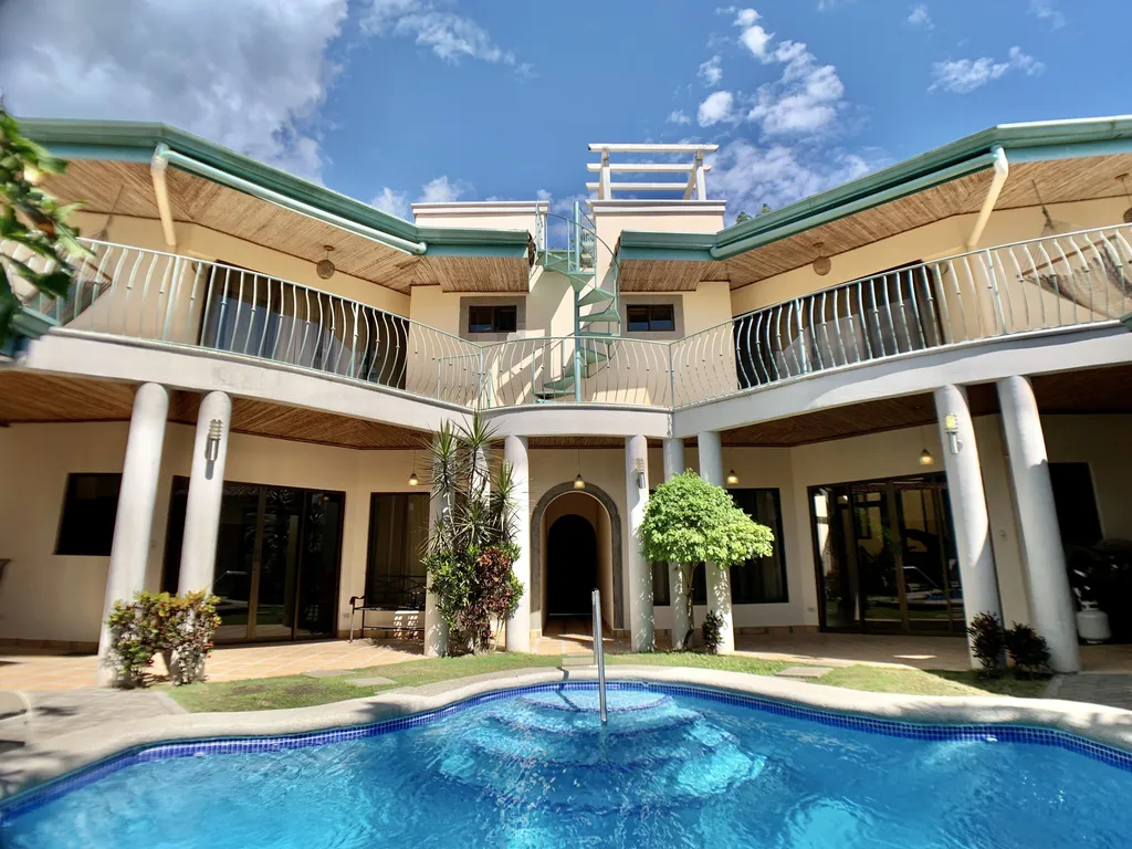 VILLA ARENAS