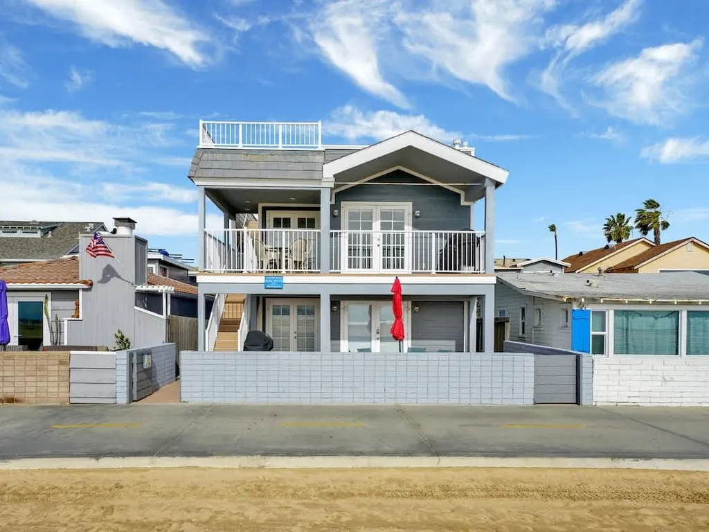 1404 W Oceanfront C | Rooftop Deck w/ Stunning 360 Beach Views