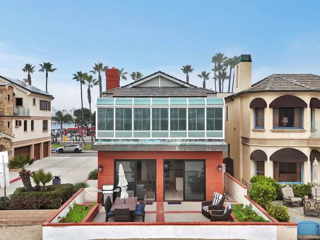 5911 Seashore | Spacious Beachfront Sanctuary: Serene Ocean Views
